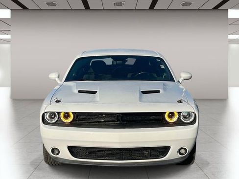 Used 2019 Dodge Challenger SXT w/ Driver Convenience Group image 9