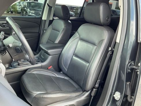 Used 2020 Chevrolet Traverse Premier FWD image 30