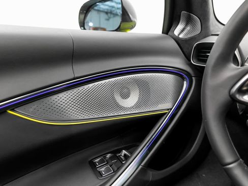 Used 2025 McLaren Artura Spider image 27