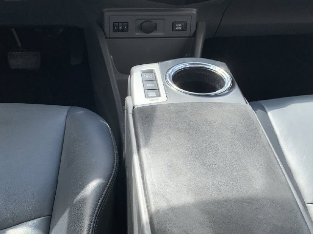 Used 2013 Toyota Prius V Five FWD image 27