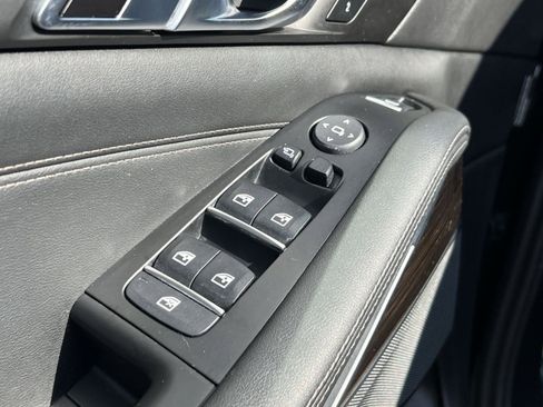 Used 2023 BMW X5 xDrive45e image 12