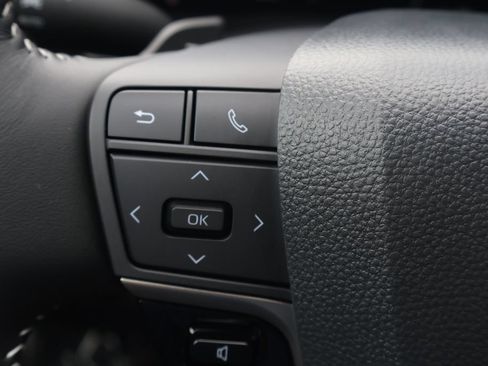 Used 2026 Toyota Camry SE FWD image 18