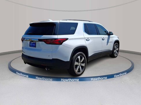 Used 2023 Chevrolet Traverse LT w/ LT Premium Package AWD/4WD image 6