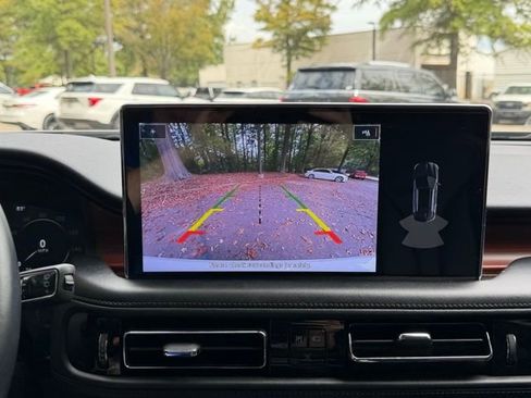 Used 2022 Lincoln Nautilus Reserve w/ Luxury Package image 10