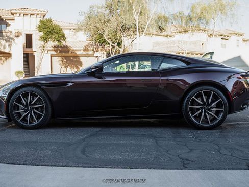 Used 2018 Aston Martin DB11 Coupe image 3