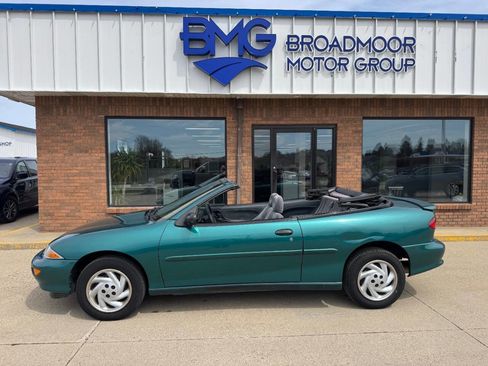 Used 1997 Chevrolet Cavalier LS w/ Preferred Equipment Group 1 image 2