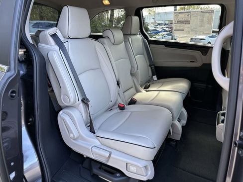 New 2026 Honda Odyssey Touring image 13