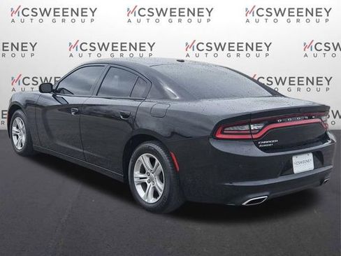 Used 2021 Dodge Charger SXT w/ Leather Interior Group image 3