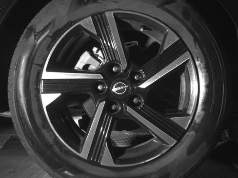 Used 2025 Nissan Sentra SV image 15