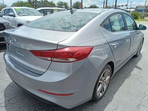 Used 2017 Hyundai Elantra Limited FWD image 4