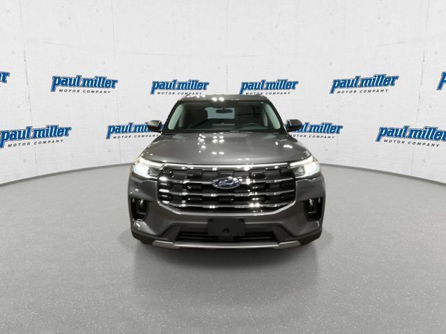 Used 2026 Ford Explorer Active w/ Active Comfort Package AWD/4WD image 3