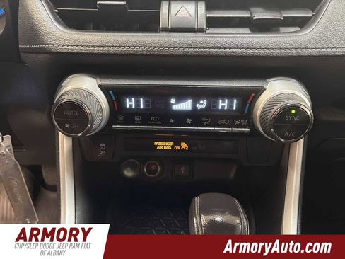 Used 2022 Toyota RAV4 LE image 15