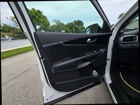 Used 2019 Kia Sorento FWD V6 image 30