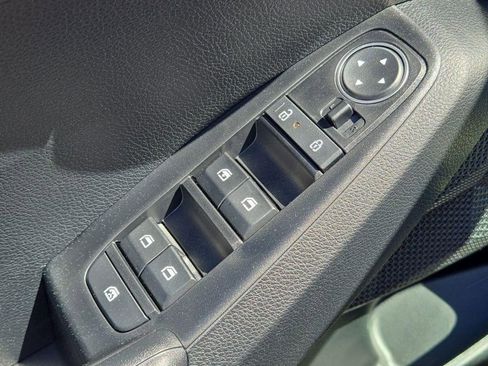 New 2026 Kia Seltos LX FWD image 16