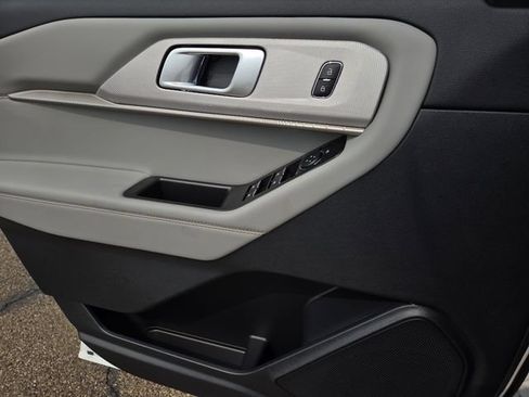 New 2026 Ford Explorer Active w/ Active Comfort Package RWD image 13