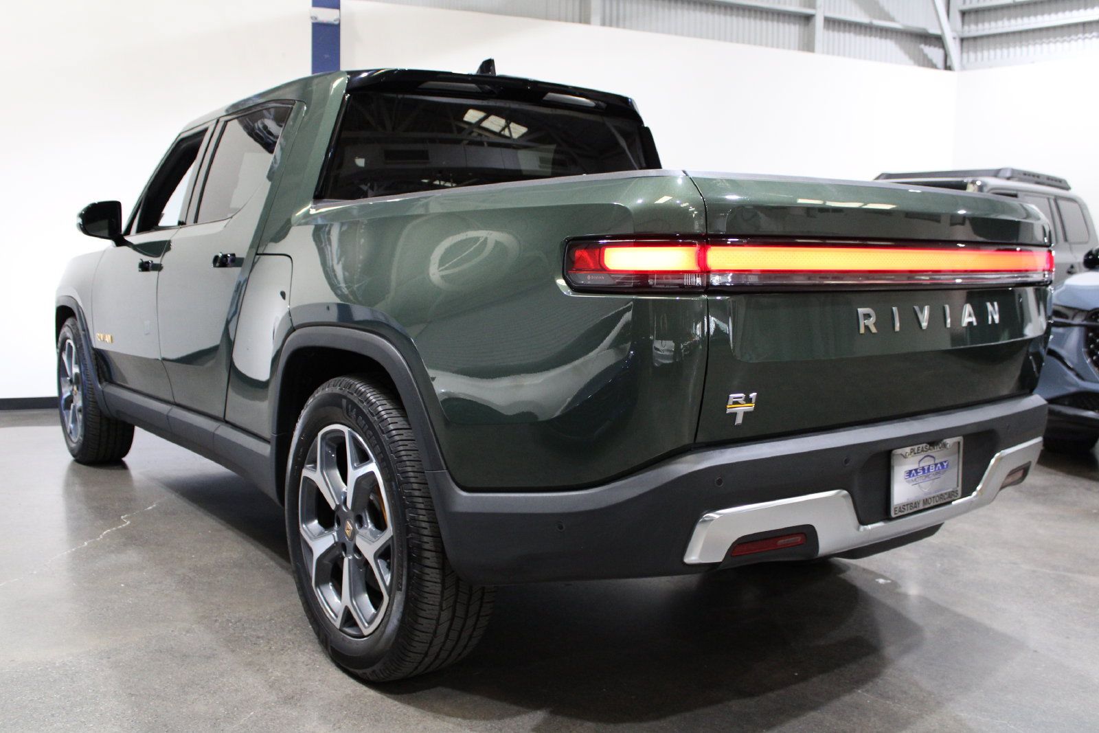 Used 2023 Rivian R1T Adventure Quad AWD/4WD image 9