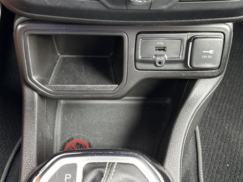 Used 2021 Jeep Renegade Latitude image 26