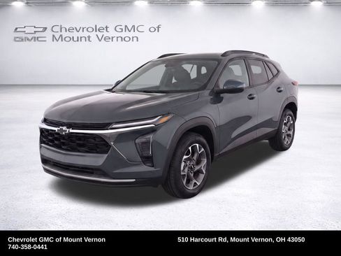 Used 2026 Chevrolet Trax LT FWD image 32