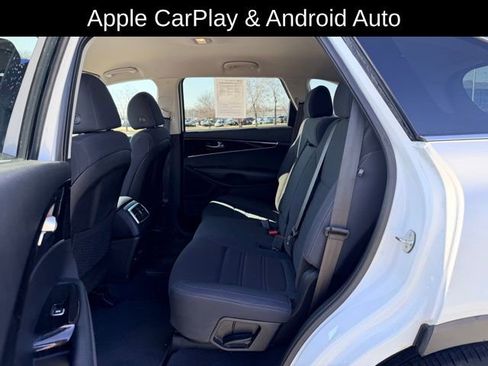 Used 2019 Kia Sorento S image 9