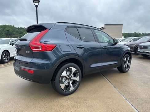 New 2026 Volvo XC40 B5 Core w/ Climate Package image 7