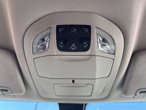 Used 2021 Chrysler Voyager Lxi FWD image 16