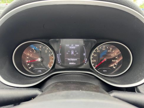 Used 2018 Jeep Compass Latitude AWD/4WD image 26