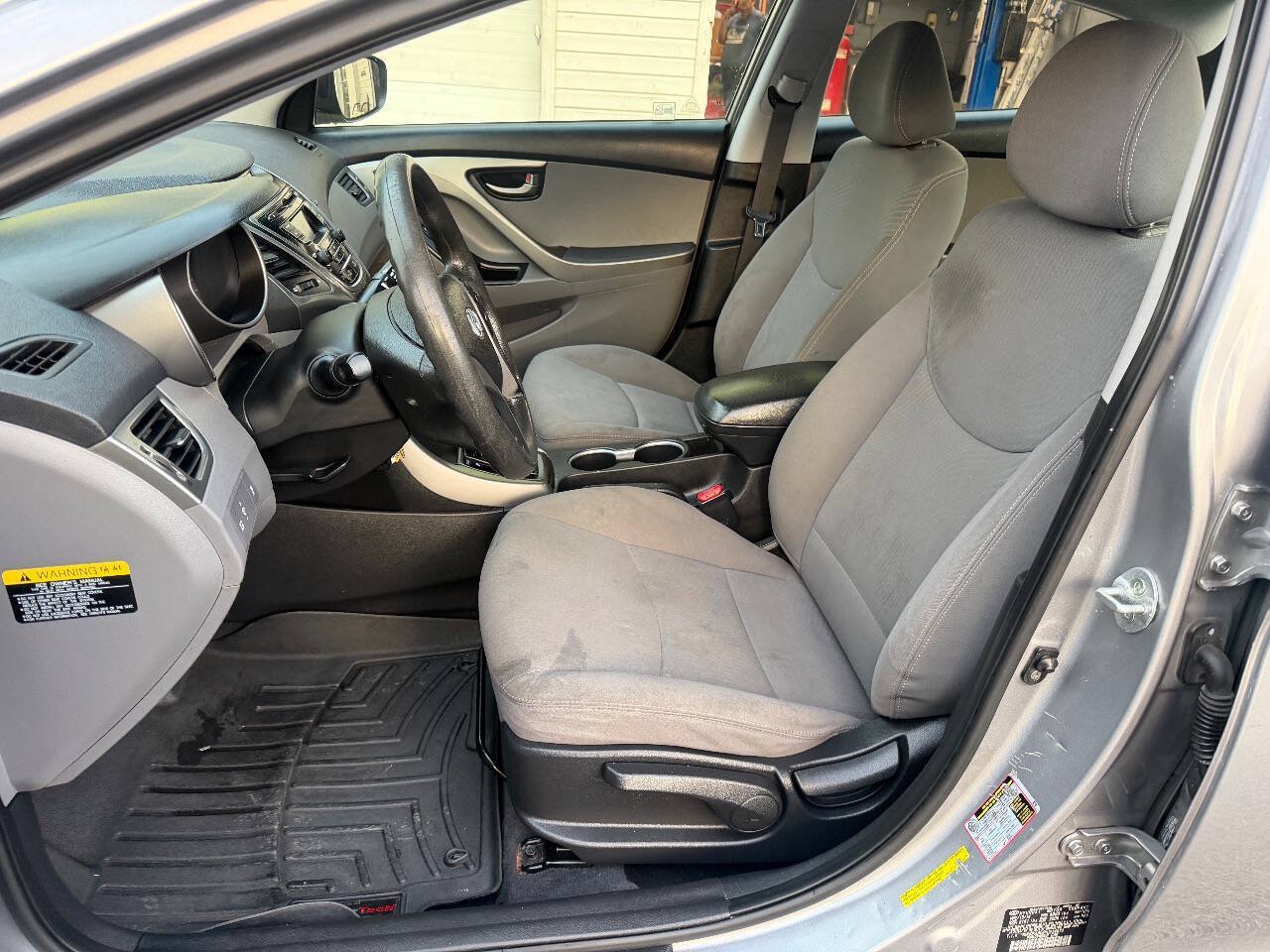 Used 2015 Hyundai Elantra SE FWD image 15