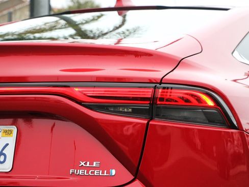 Used 2023 Toyota Mirai XLE w/ Advanced Technology Package image 10