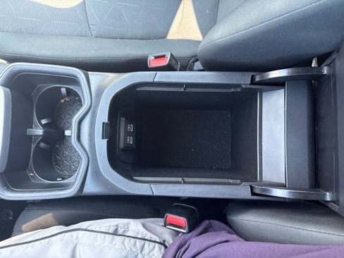 Used 2025 Toyota RAV4 XLE AWD/4WD image 18
