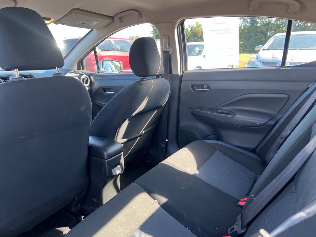 Used 2025 Nissan Versa SV FWD image 11