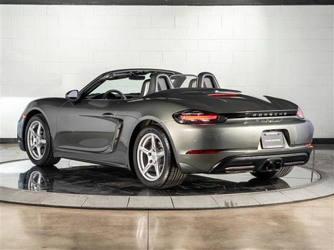 Used 2023 Porsche 718 Boxster image 3