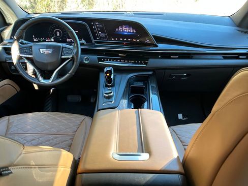 Used 2021 Cadillac Escalade Premium Luxury w/ Performance Package image 13