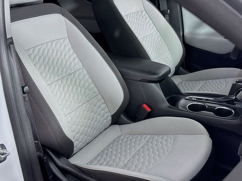 Used 2021 Chevrolet Equinox LT image 35