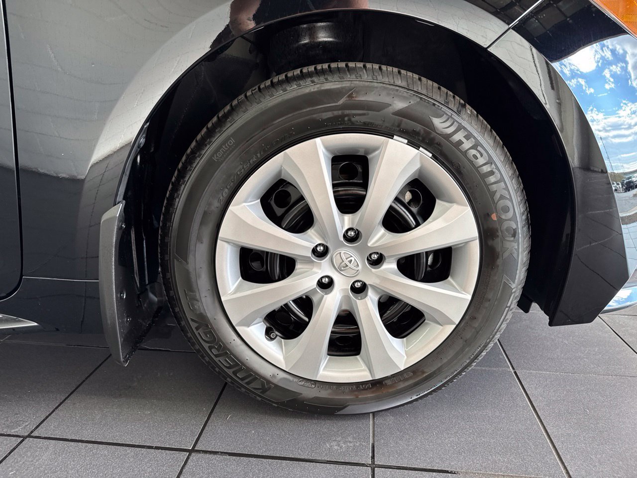 Used 2026 Toyota Corolla LE FWD image 52