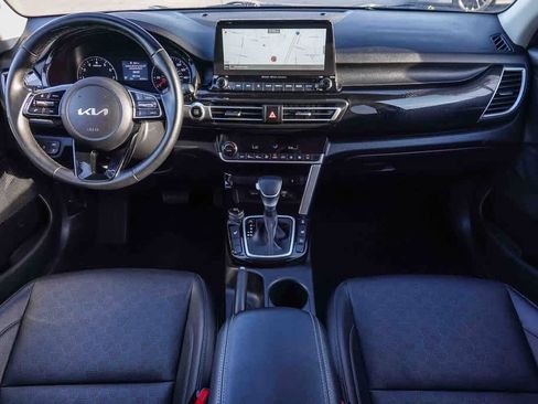 Certified 2022 Kia Seltos EX image 11