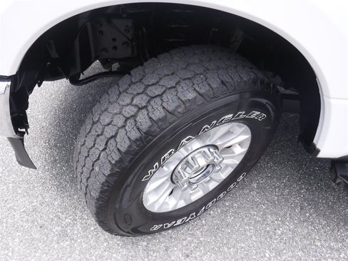 Used 2020 Ford F250 XLT w/ XLT Premium Package AWD/4WD image 27