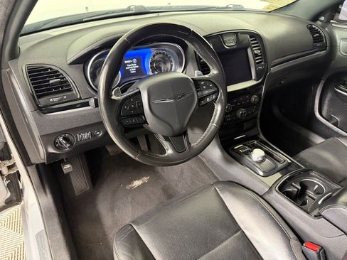 Used 2021 Chrysler 300 S w/ S Model Appearance Package RWD image 4