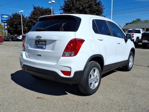Used 2021 Chevrolet Trax LS w/ Tint and Cruise Package image 10