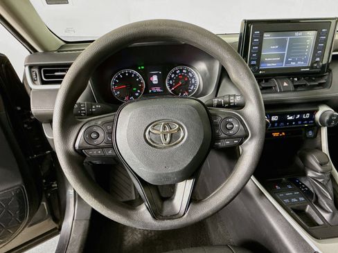 Used 2021 Toyota RAV4 XLE AWD/4WD image 11