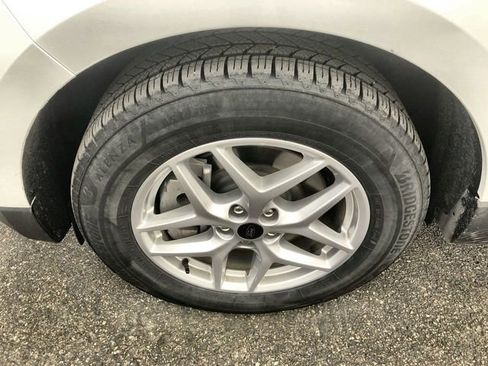 Used 2024 Ford Edge SEL w/ Convenience Package image 10