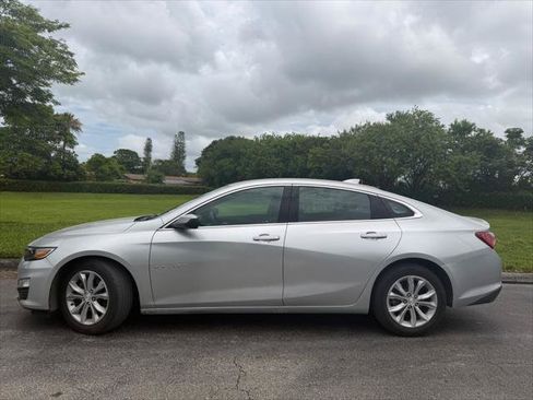 Used 2022 Chevrolet Malibu LT FWD image 3