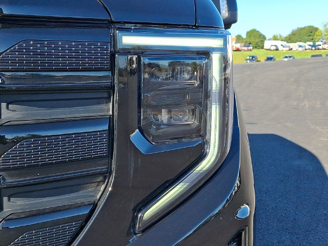 Used 2025 GMC Sierra 1500 Elevation w/ Elevation Premium Package AWD/4WD image 9