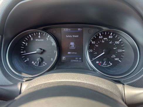 Used 2018 Nissan Rogue SV w/ Premium Package AWD/4WD image 17