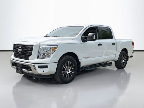 Certified 2024 Nissan Titan SV w/ SV Convenience Package RWD image 2