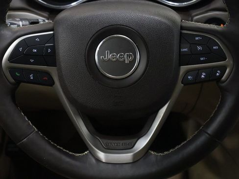 Used 2018 Jeep Grand Cherokee Overland image 17