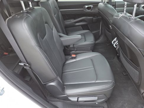 Used 2023 Kia Sorento SX AWD/4WD image 23