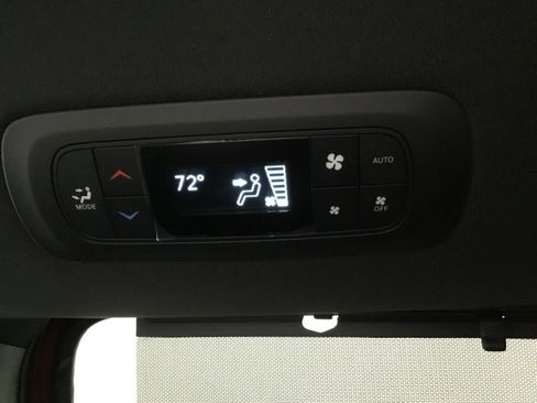 New 2026 Chrysler Pacifica Select image 31