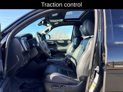 Used 2023 Toyota Tacoma TRD Sport w/ TRD Premium Sport Package image 8