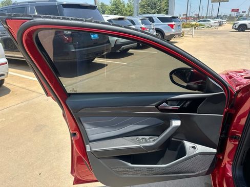 Used 2026 Volkswagen Jetta SEL FWD image 9