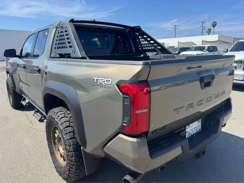 Used 2024 Toyota Tacoma TRD Off-Road w/ TRD Off Road Upgrade Package AWD/4WD image 9